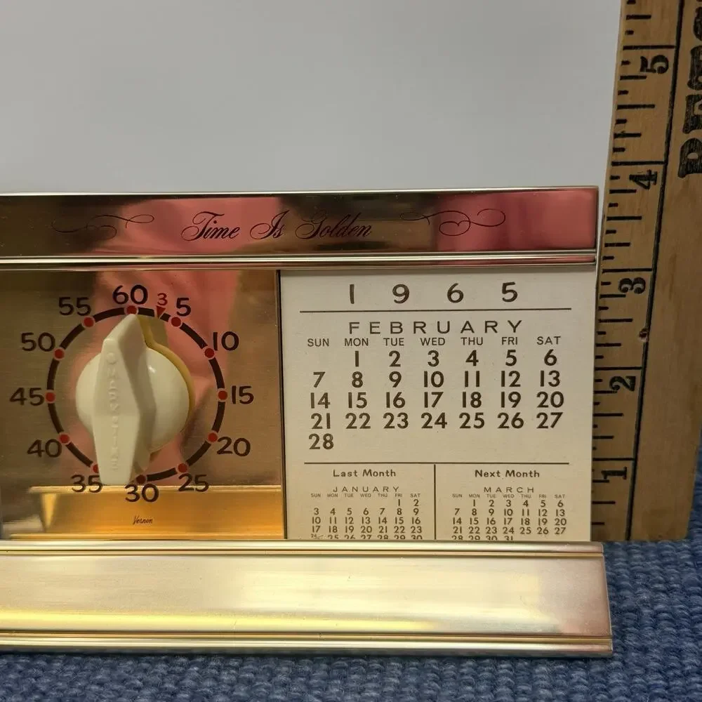 vintage Vernco Vernadium MCM 1965-67 desk calendar with timer NOS